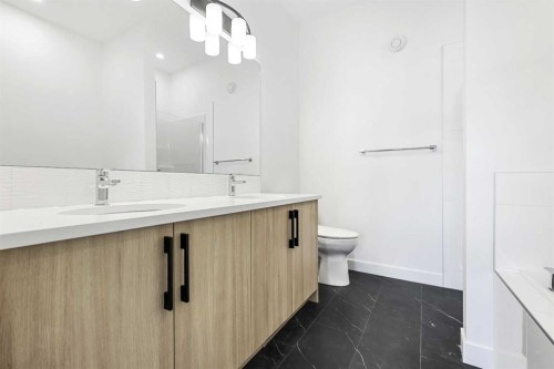 157 Mahogany Gardens Se, Calgary, AB - Indoor Photo Showing Bathroom