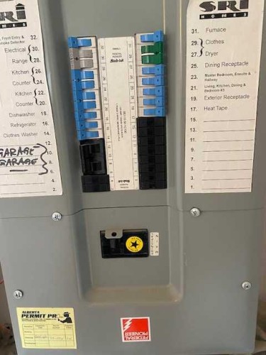 325 1 Street, Irricana, AB - Indoor Photo Showing Other Room