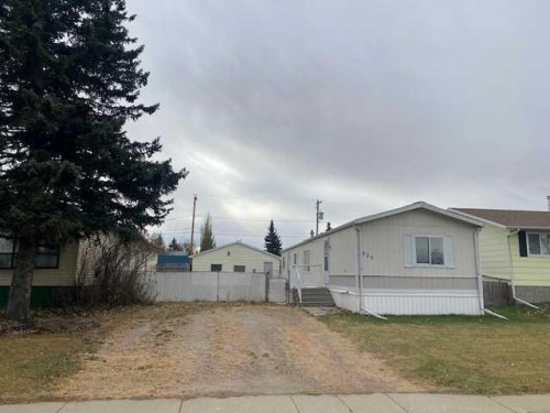 325 1 Street, Irricana, AB - Outdoor
