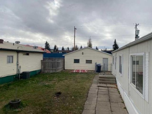 325 1 Street, Irricana, AB - Outdoor