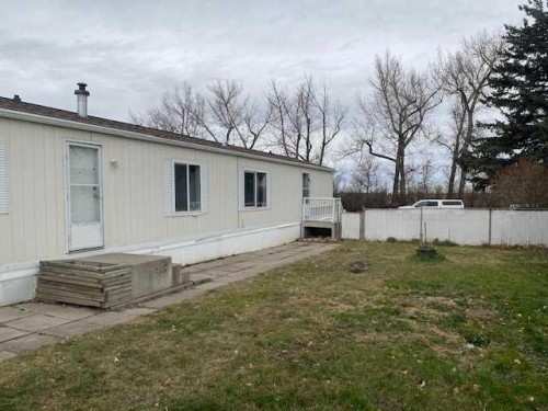325 1 Street, Irricana, AB - Outdoor