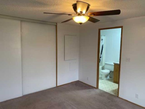 325 1 Street, Irricana, AB - Indoor Photo Showing Other Room