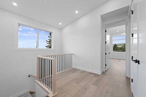 8112 Bowness Road Nw, Calgary, AB - Indoor Photo Showing Other Room