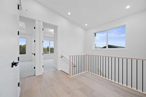 8112 Bowness Road Nw, Calgary, AB - Indoor Photo Showing Other Room