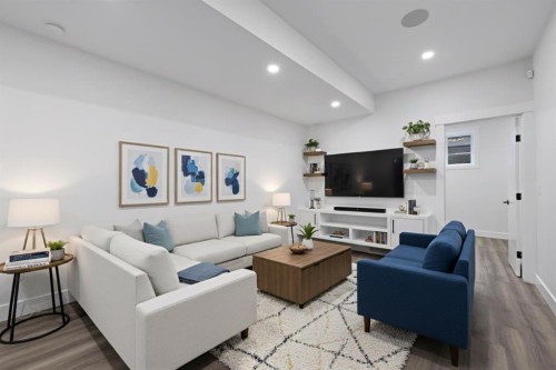 8112 Bowness Road Nw, Calgary, AB - Indoor Photo Showing Living Room