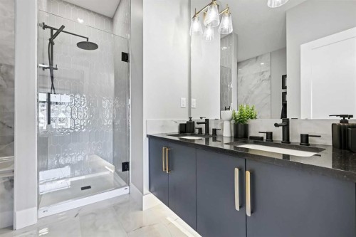 113-595 Mahogany Road Se, Calgary, AB - Indoor Photo Showing Bathroom