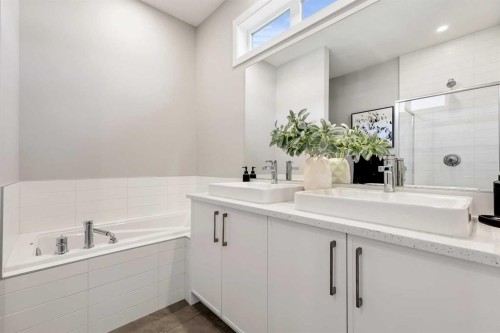 402-185 Mahogany Gardens Se, Calgary, AB - Indoor Photo Showing Bathroom