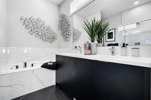 112-595 Mahogany Road Se, Calgary, AB - Indoor Photo Showing Bathroom