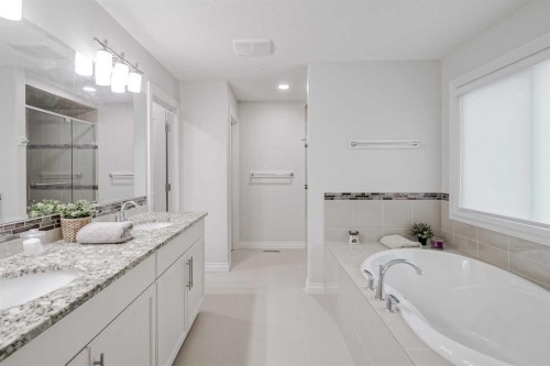 310 Mahogany Manor Se, Calgary, AB - Indoor Photo Showing Bathroom