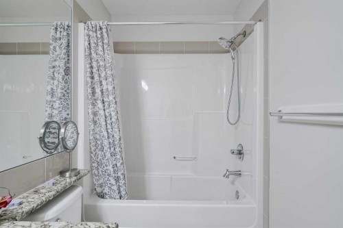 310 Mahogany Manor Se, Calgary, AB - Indoor Photo Showing Bathroom