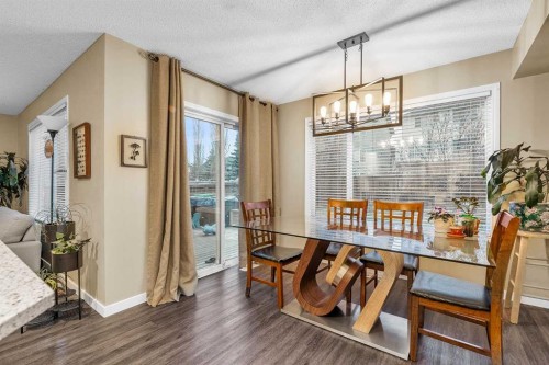 210 Evansmeade Point Nw, Calgary, AB - Indoor Photo Showing Dining Room