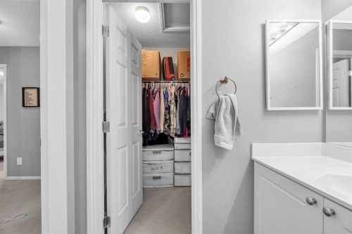 210 Evansmeade Point Nw, Calgary, AB - Indoor