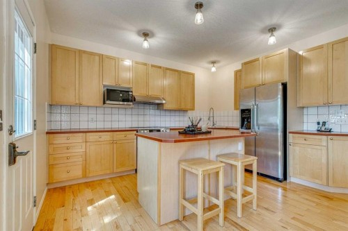 214 Springmere Close, Chestermere, AB - Indoor Photo Showing Kitchen