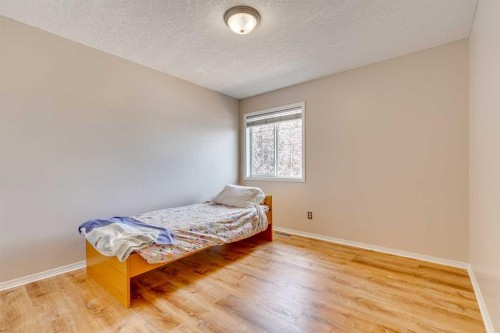 214 Springmere Close, Chestermere, AB - Indoor Photo Showing Bedroom