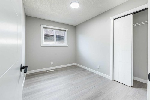 8428 Berkley Road Nw, Calgary, AB - Indoor Photo Showing Other Room