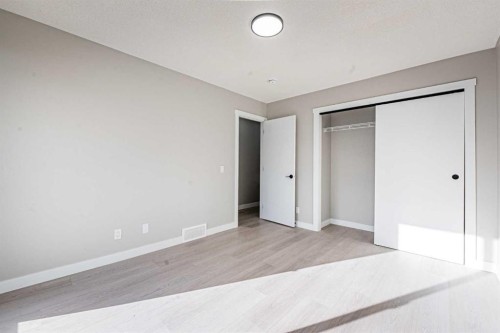 8428 Berkley Road Nw, Calgary, AB - Indoor Photo Showing Other Room