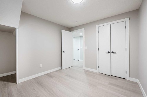 8428 Berkley Road Nw, Calgary, AB - Indoor Photo Showing Other Room