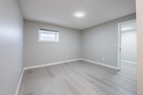 8428 Berkley Road Nw, Calgary, AB - Indoor Photo Showing Other Room