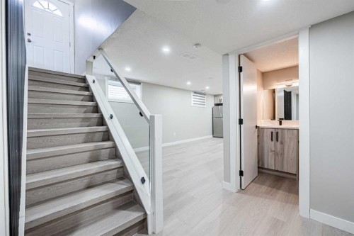 8428 Berkley Road Nw, Calgary, AB - Indoor Photo Showing Other Room