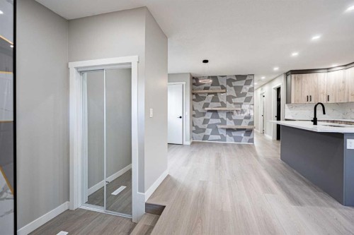 8428 Berkley Road Nw, Calgary, AB - Indoor Photo Showing Other Room