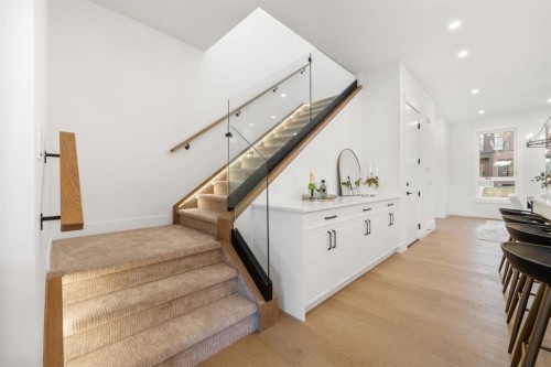 1444 43 Street Sw, Calgary, AB - Indoor Photo Showing Other Room