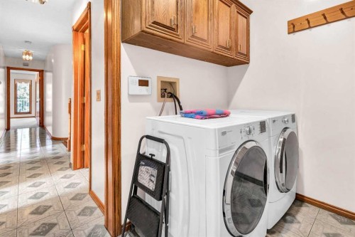 125 Edgebrook Road Nw, Calgary, AB - Indoor Photo Showing Laundry Room