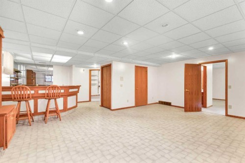 125 Edgebrook Road Nw, Calgary, AB - Indoor Photo Showing Other Room