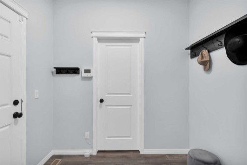 168 Masters Crescent Se, Calgary, AB - Indoor Photo Showing Other Room