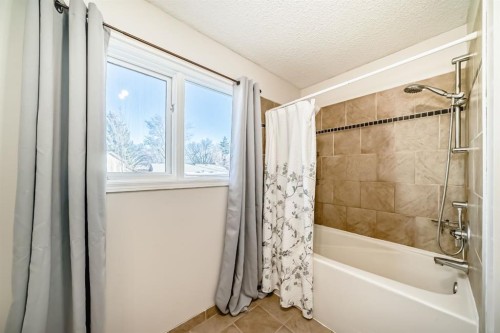 220 Whitewood Place Ne, Calgary, AB - Indoor Photo Showing Bathroom