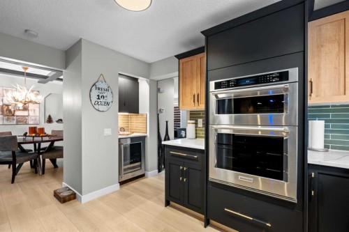 22 Hunters Gate, Okotoks, AB - Indoor Photo Showing Kitchen