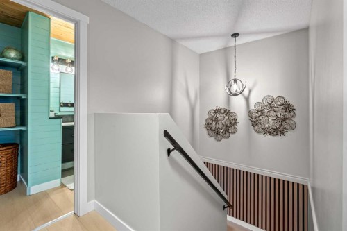 22 Hunters Gate, Okotoks, AB - Indoor Photo Showing Other Room