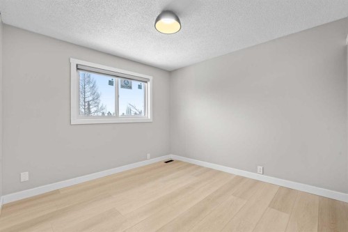 22 Hunters Gate, Okotoks, AB - Indoor Photo Showing Other Room