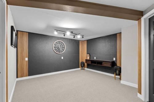 22 Hunters Gate, Okotoks, AB - Indoor Photo Showing Other Room