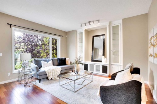 38 Strathridge Crescent Sw, Calgary, AB - Indoor Photo Showing Living Room