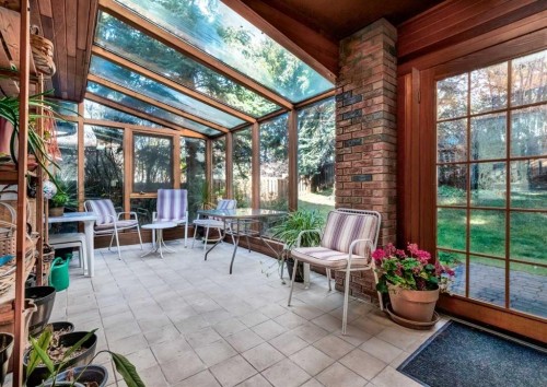 268 Pump Hill Gardens Sw, Calgary, AB - Indoor Photo Showing Other Room