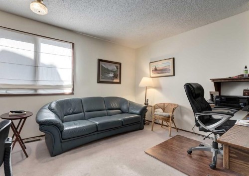 268 Pump Hill Gardens Sw, Calgary, AB - Indoor