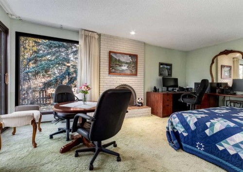 268 Pump Hill Gardens Sw, Calgary, AB - Indoor Photo Showing Office