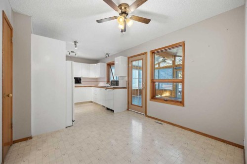 220 Sunset Place, Okotoks, AB - Indoor