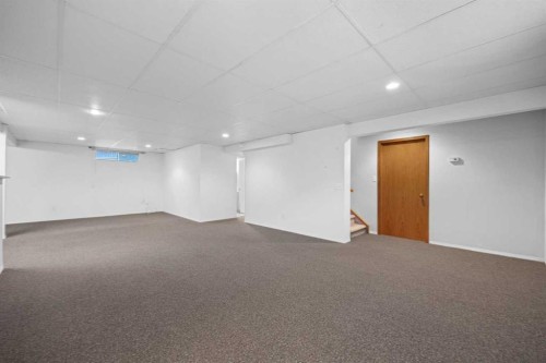 220 Sunset Place, Okotoks, AB - Indoor
