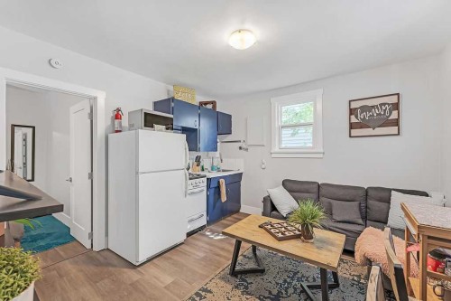 2117 17A Street Sw, Calgary, AB - Indoor Photo Showing Other Room