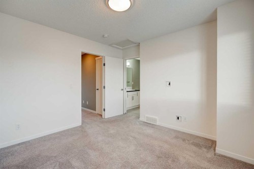198 Masters Avenue Se, Calgary, AB - Indoor Photo Showing Other Room