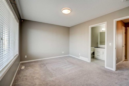 198 Masters Avenue Se, Calgary, AB - Indoor Photo Showing Other Room