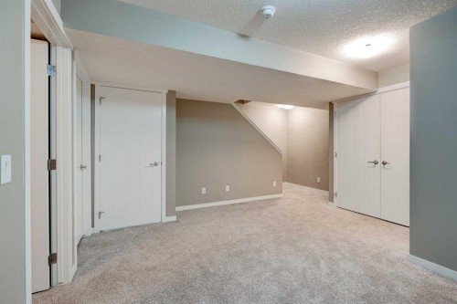 198 Masters Avenue Se, Calgary, AB - Indoor Photo Showing Other Room