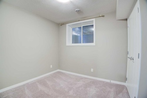 198 Masters Avenue Se, Calgary, AB - Indoor Photo Showing Other Room