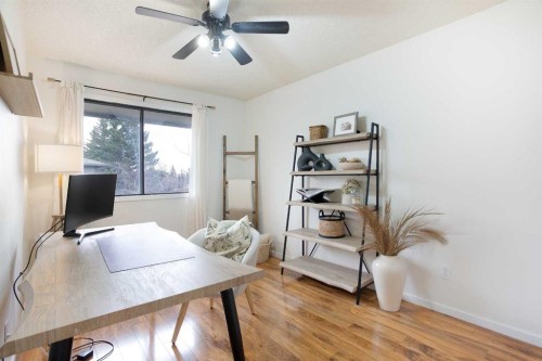 54-10030 Oakmoor Way Sw, Calgary, AB - Indoor Photo Showing Office