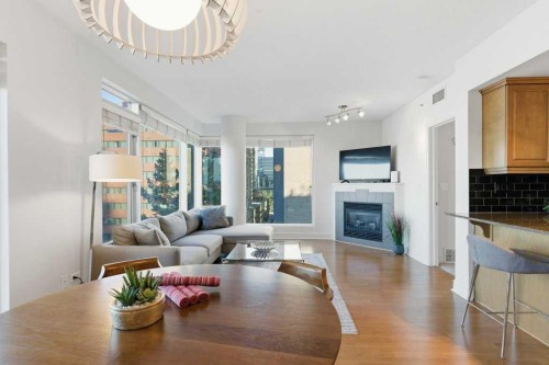 804-910 5 Avenue Sw, Calgary, AB - Indoor With Fireplace