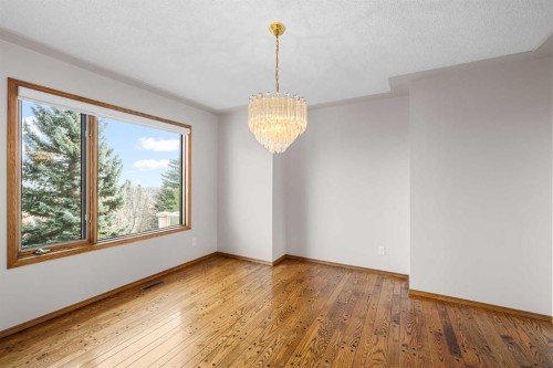 201 Signature Way Sw, Calgary, AB - Indoor Photo Showing Other Room