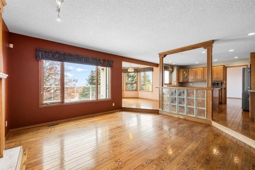 201 Signature Way Sw, Calgary, AB - Indoor Photo Showing Other Room