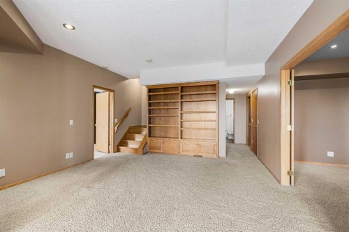 201 Signature Way Sw, Calgary, AB - Indoor Photo Showing Other Room