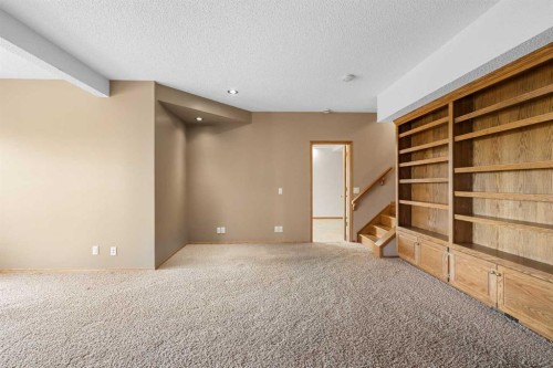201 Signature Way Sw, Calgary, AB - Indoor Photo Showing Other Room